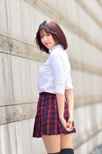 Brunette Kacey Quinn